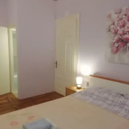 Tusculum Guest house 3*